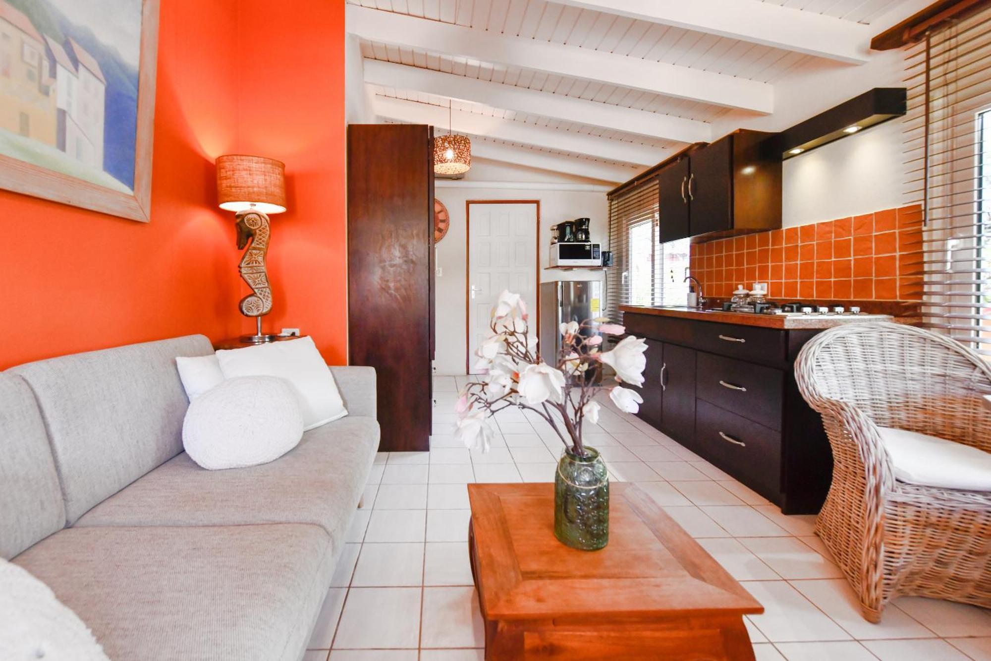 Brisas Studio Apartments (Adults Only) Παλμ Μπιτς Εξωτερικό φωτογραφία