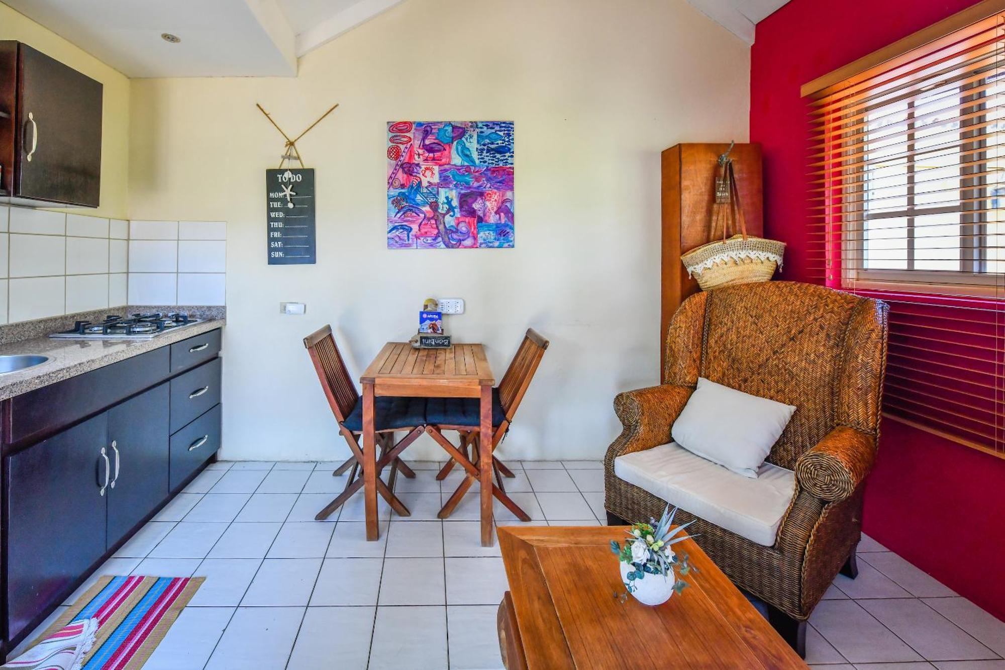 Brisas Studio Apartments (Adults Only) Παλμ Μπιτς Εξωτερικό φωτογραφία