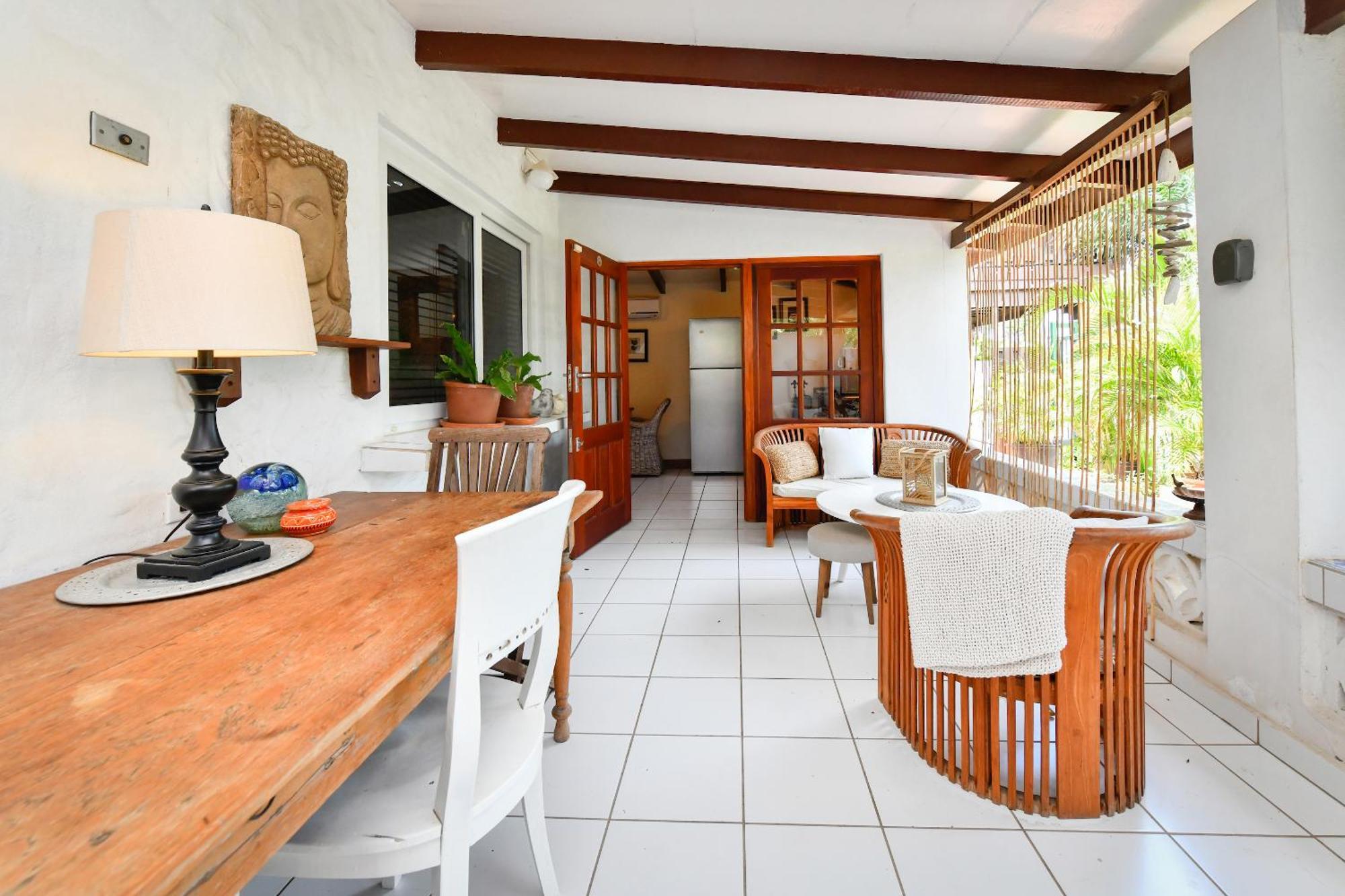 Brisas Studio Apartments (Adults Only) Παλμ Μπιτς Εξωτερικό φωτογραφία