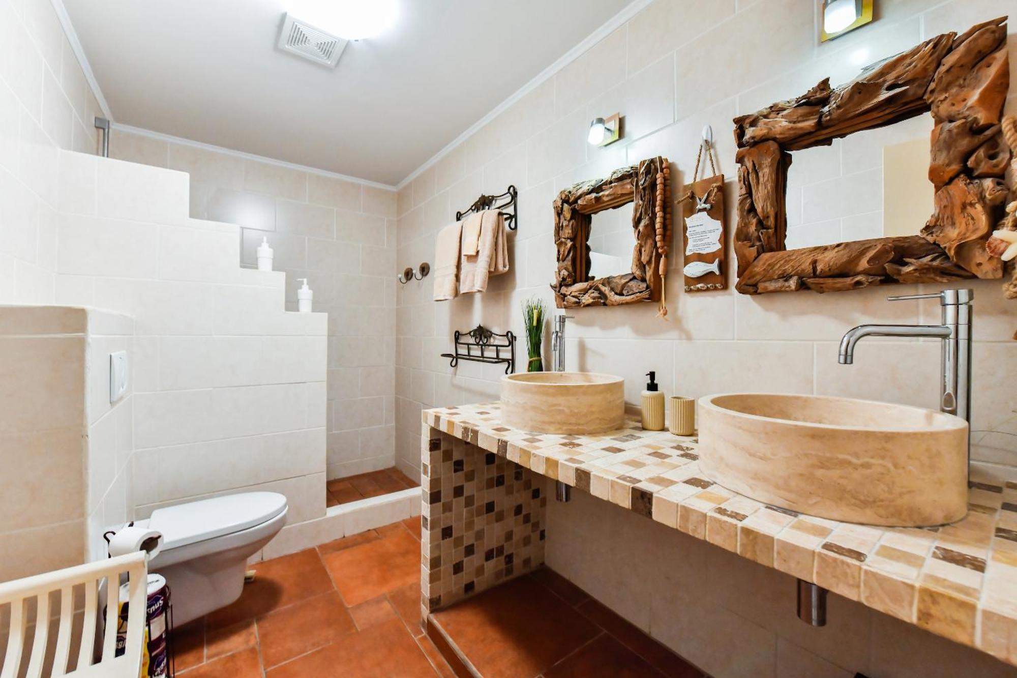 Brisas Studio Apartments (Adults Only) Παλμ Μπιτς Εξωτερικό φωτογραφία